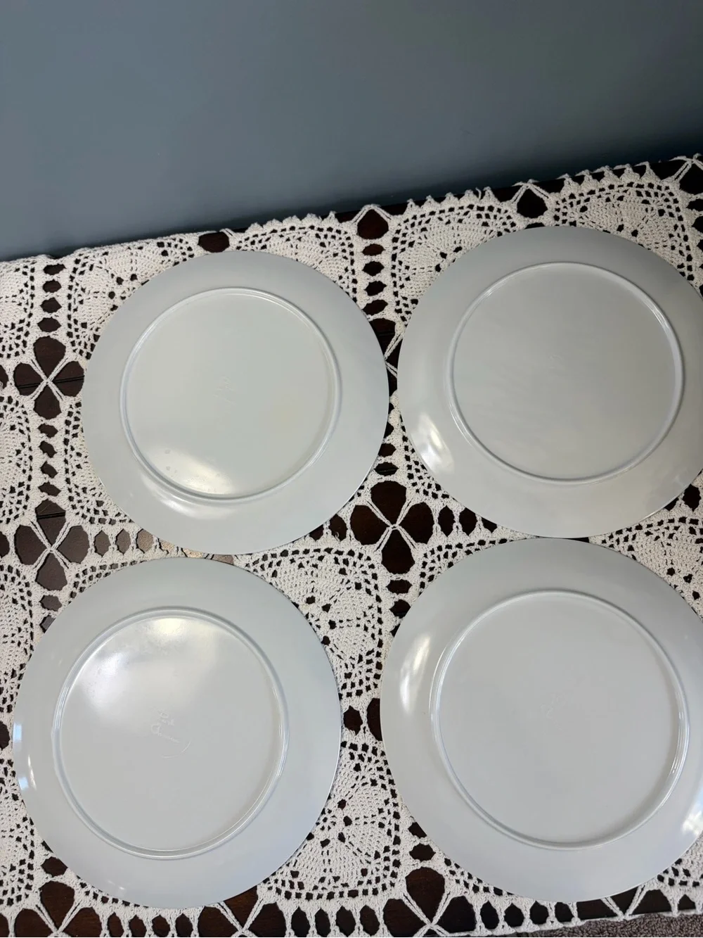 Vintage Retro Melamine Dinnerware Set of 4 Dinner/4 Small Plates Blue Roses